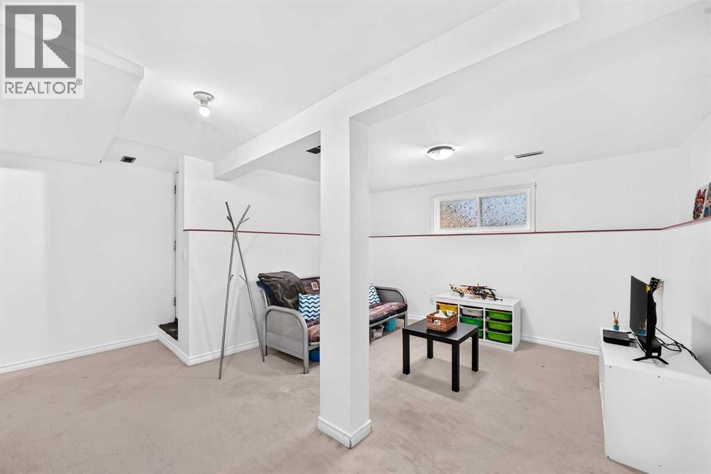 15 Falshire Terrace NE - 25