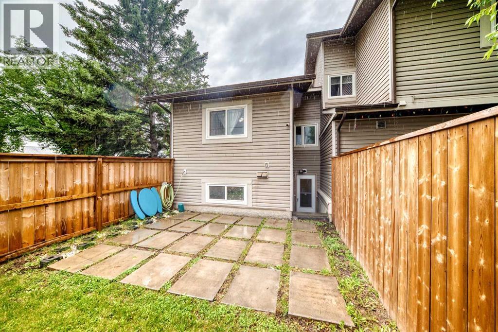 15 Falshire Terrace NE - 34