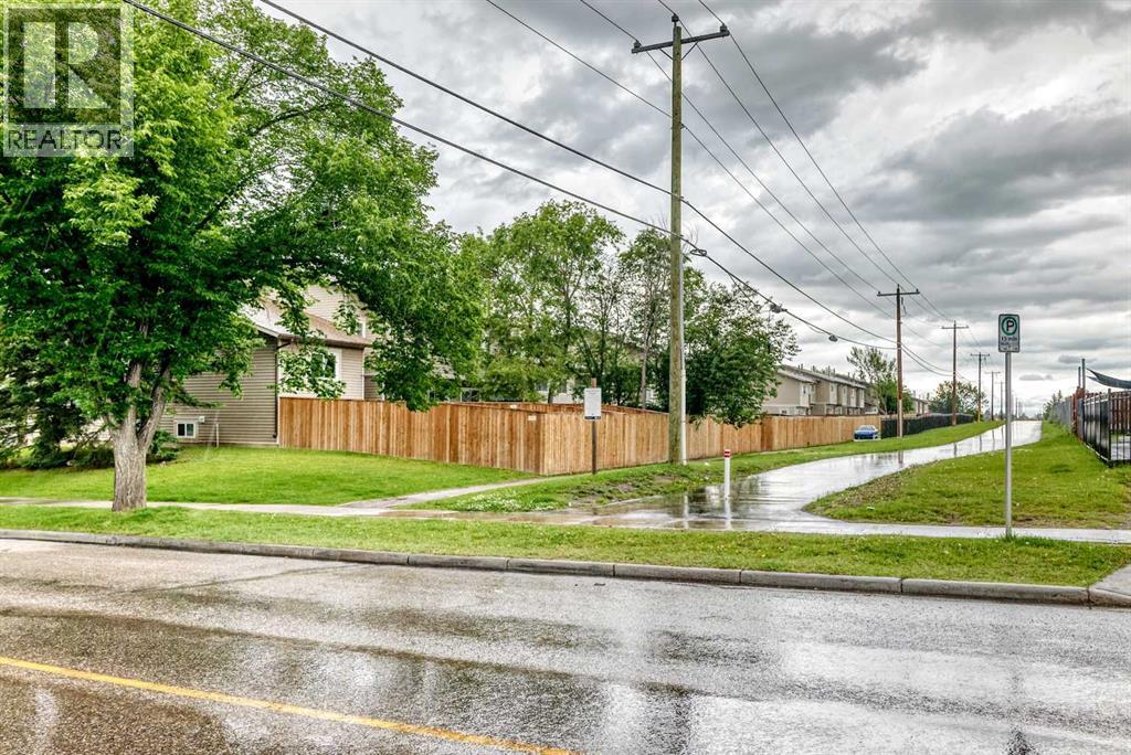 15 Falshire Terrace NE - 42