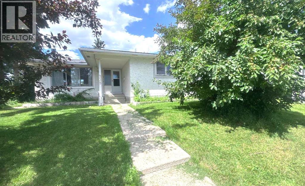 235 Penbrooke Close SE - 1
