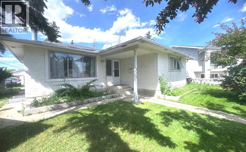 235 Penbrooke Close SE - 2