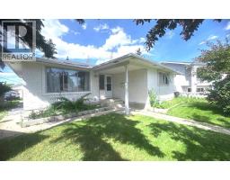 235 Penbrooke Close SE - photo 2