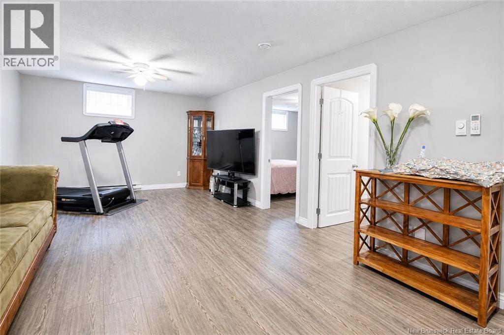 27 Clement Avenue - 18