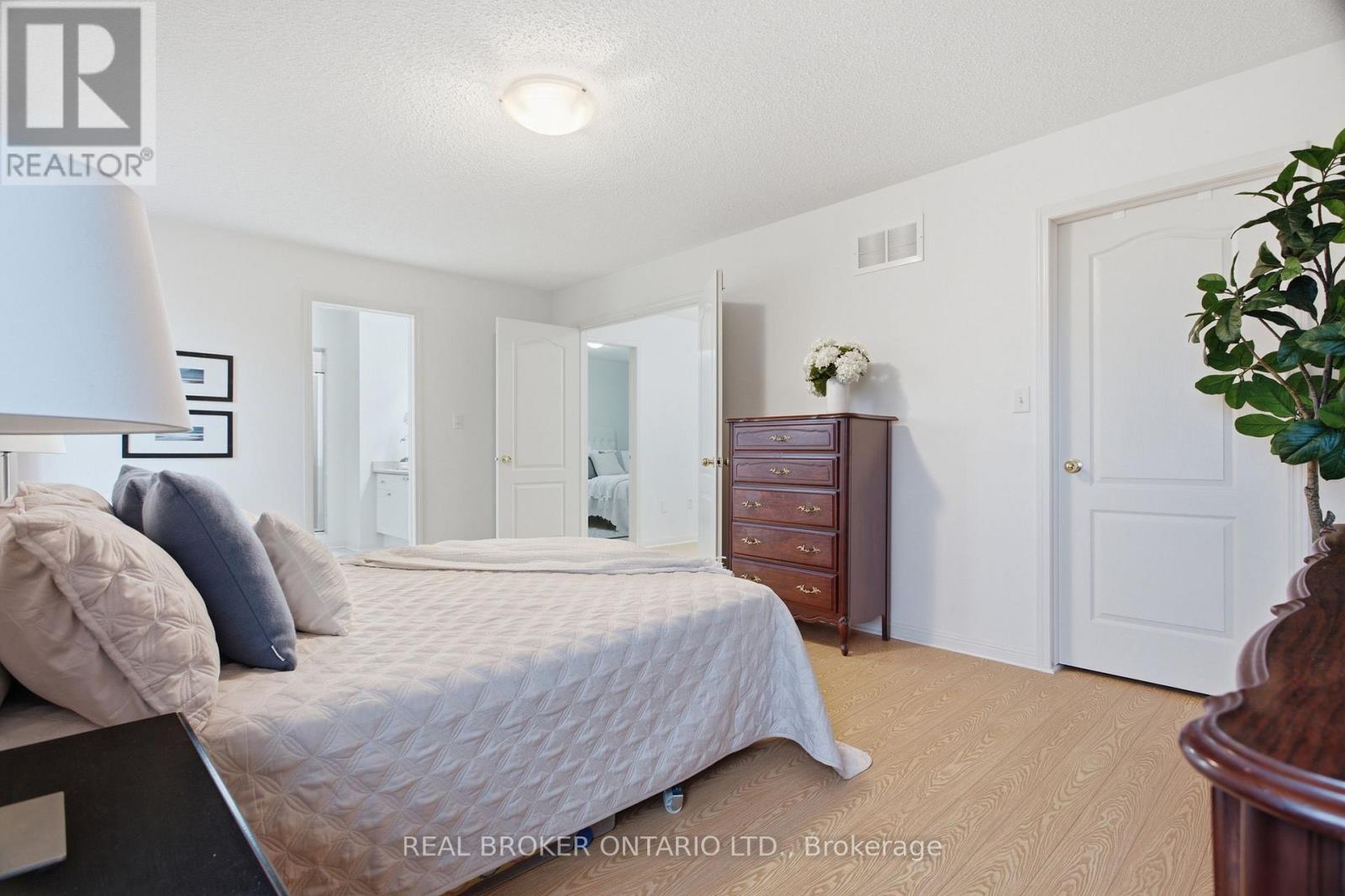 35 BONAVISTA DRIVE - Image 30