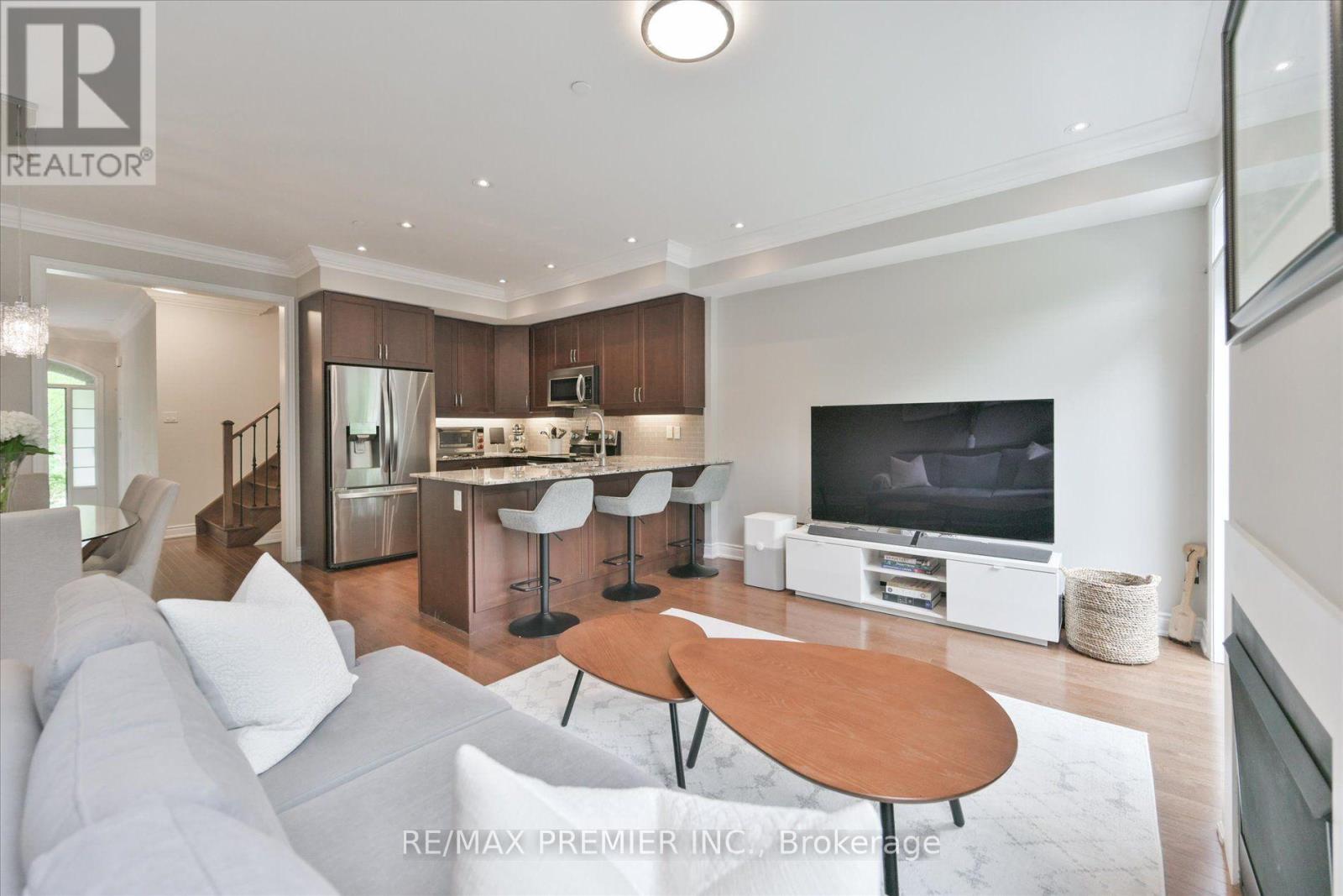#114 1331 MAJOR MACKENZIE DRIVE - 9