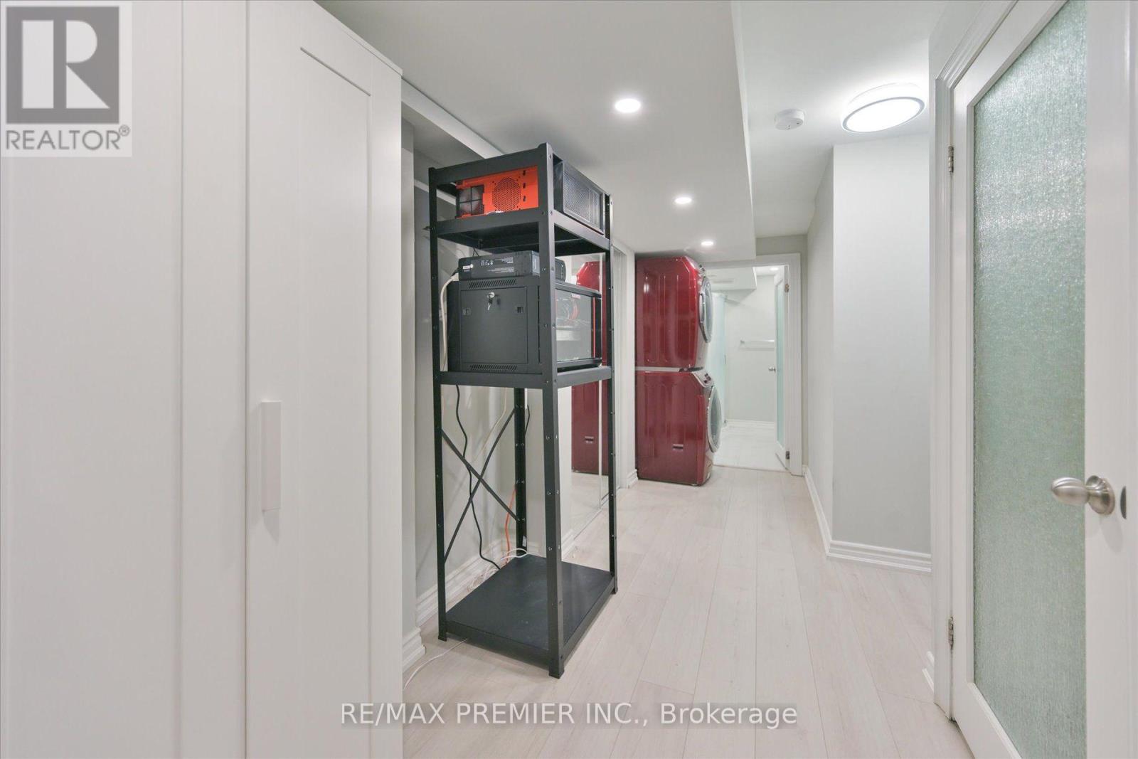 #114 1331 MAJOR MACKENZIE DRIVE - 32