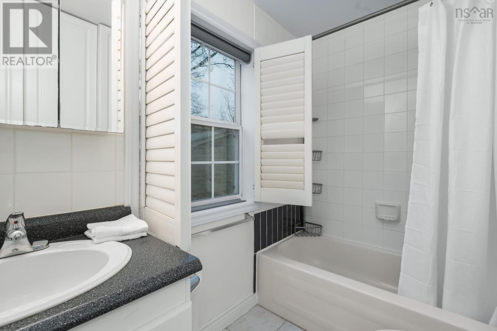 5224B Harvey Street, Halifax, NS B3J1A7 Street - 27