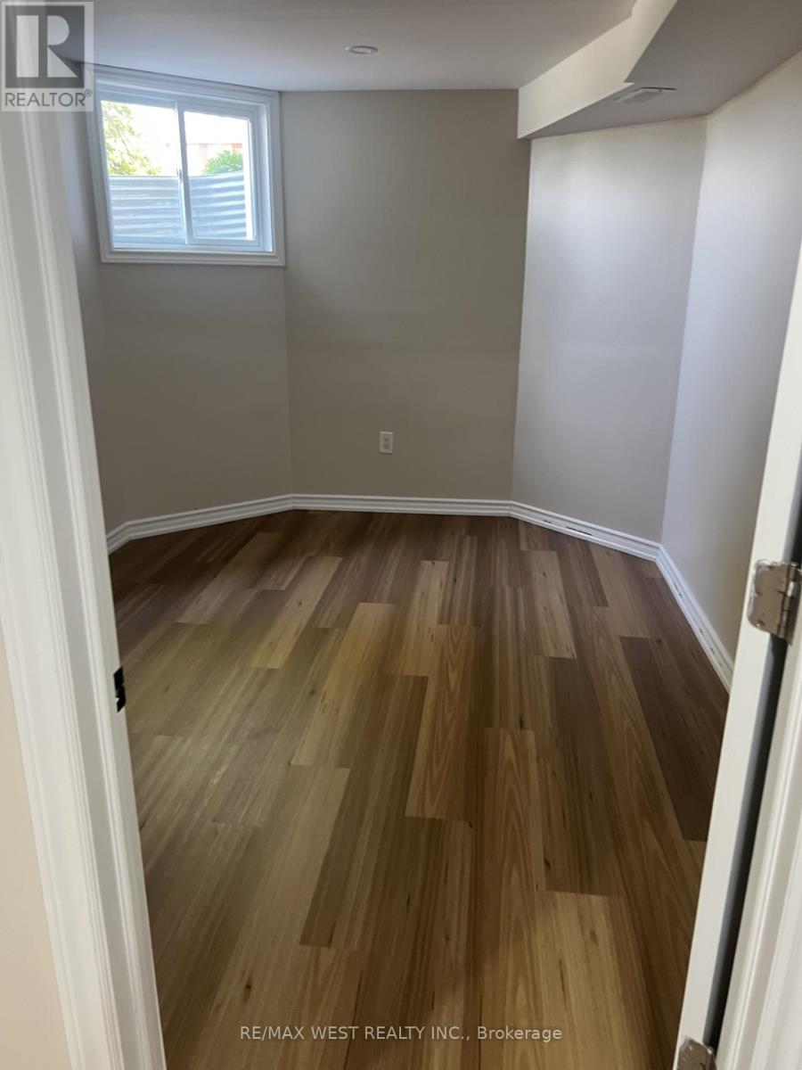 60 FURROW DRIVE - 16