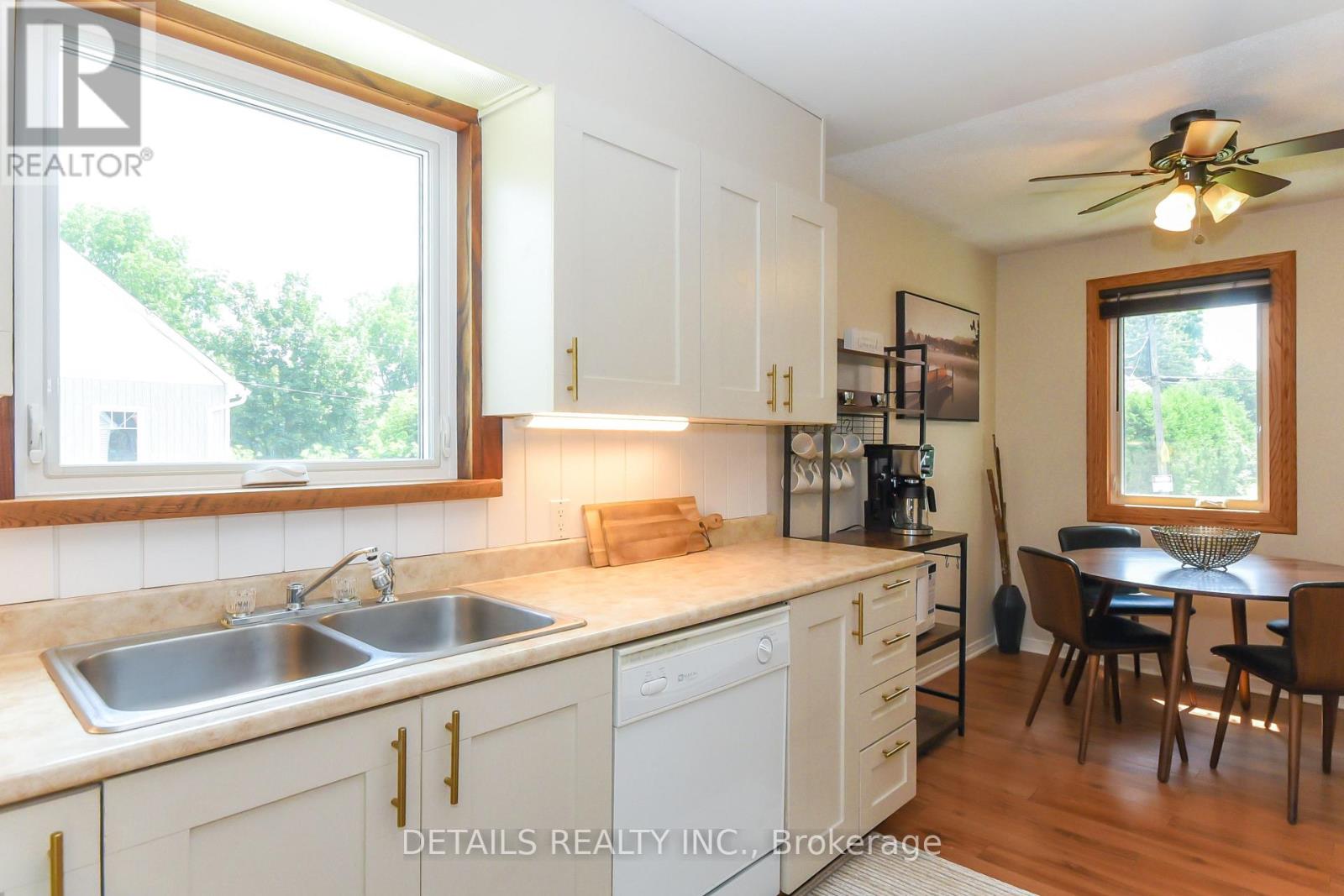 22 COLONEL MURRAY STREET - 15
