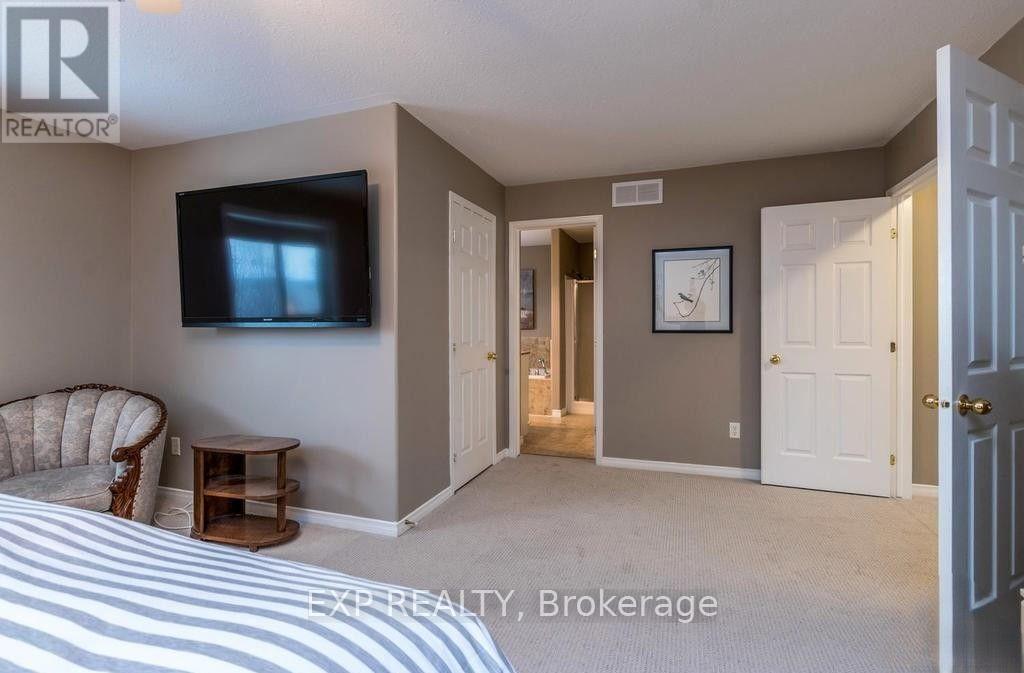 11 PEPPERIDGE WAY, Ottawa. Luxury613. By Peter Sagos - Image 12