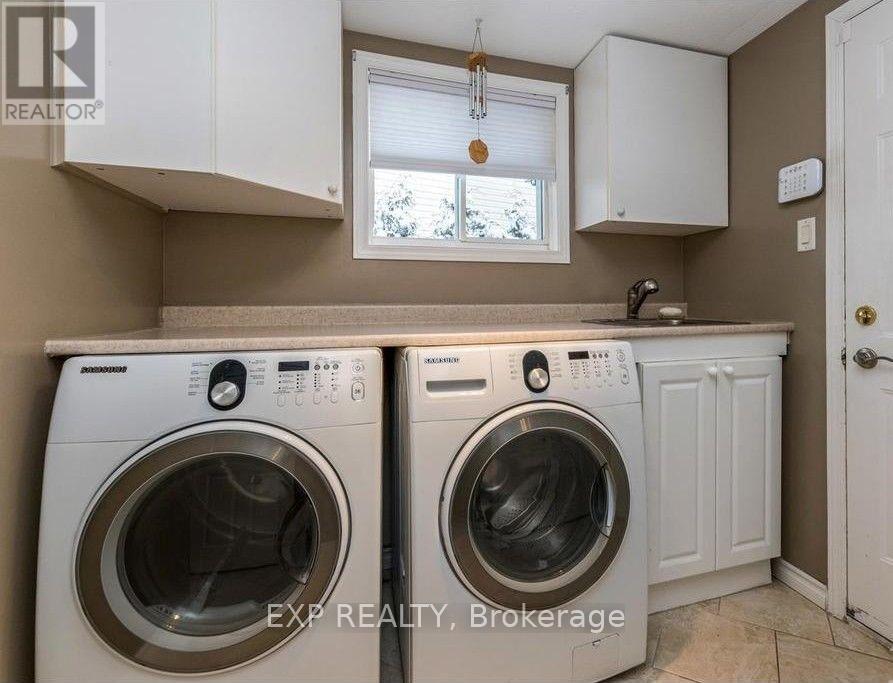 11 PEPPERIDGE WAY, Ottawa. Luxury613. By Peter Sagos - Image 7
