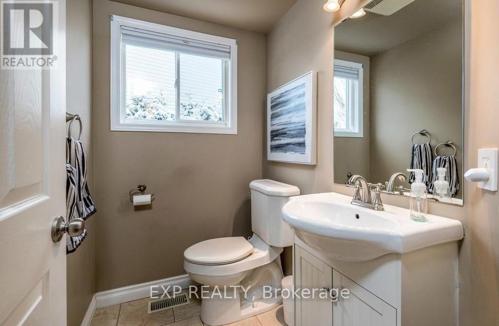 11 PEPPERIDGE WAY, Ottawa. Luxury613. By Peter Sagos - Image 8