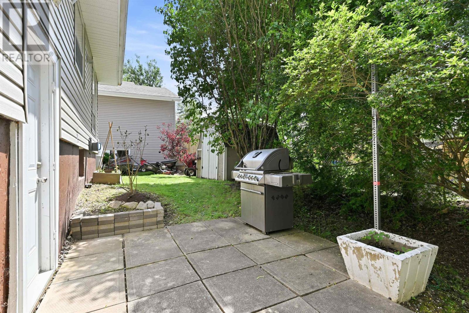 21 Lewis Drive - 39