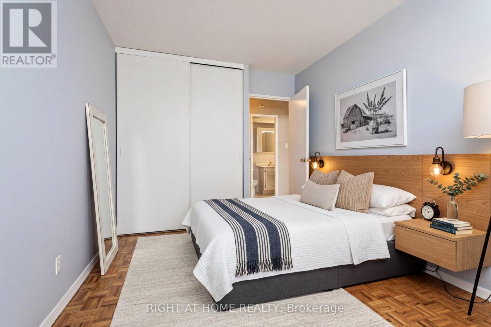 #207 212 KERR STREET - 12