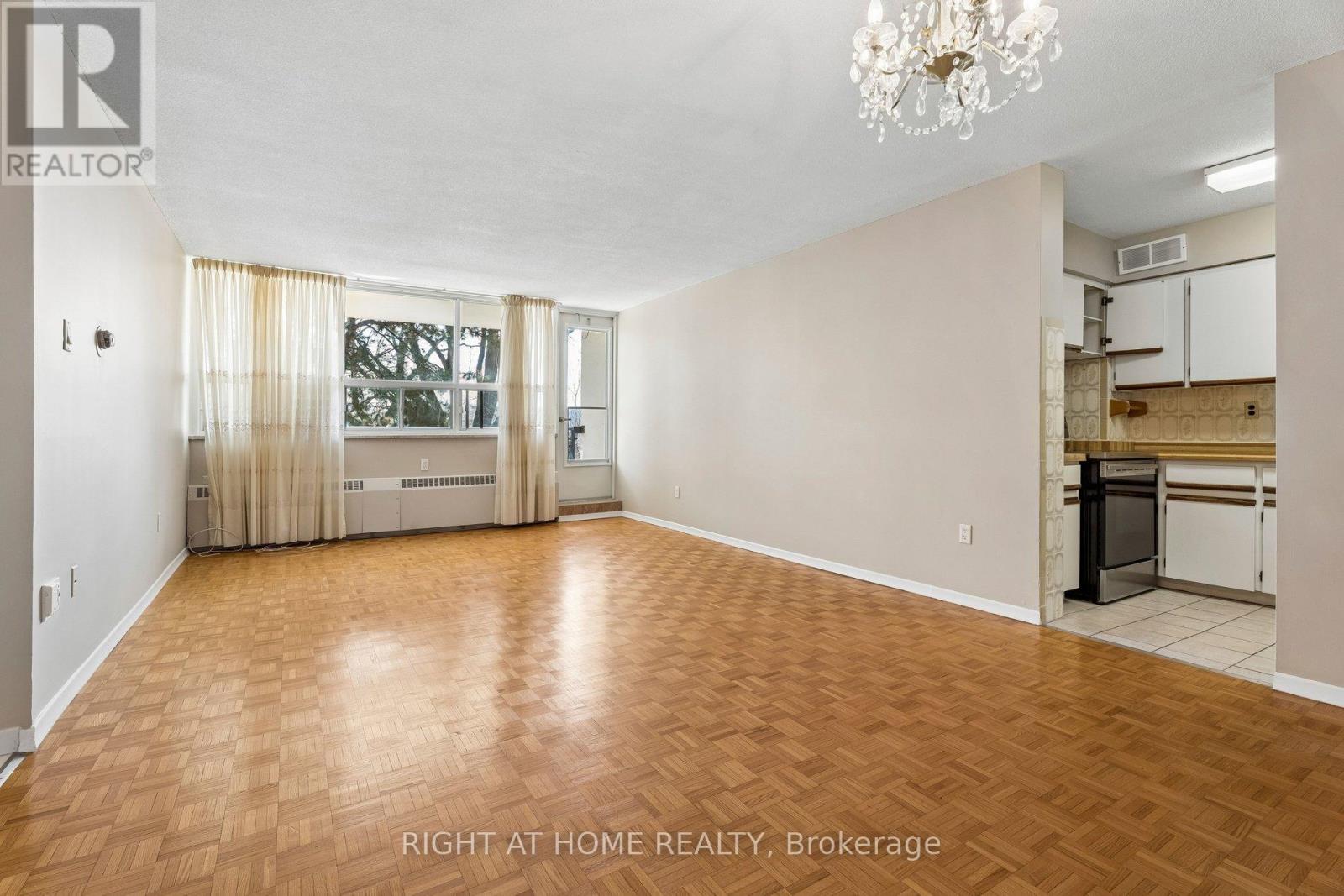 #207 212 KERR STREET - 19