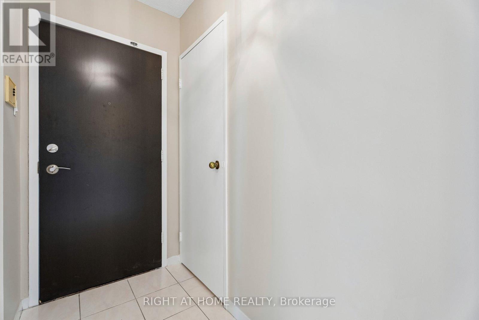 #207 212 KERR STREET - 7
