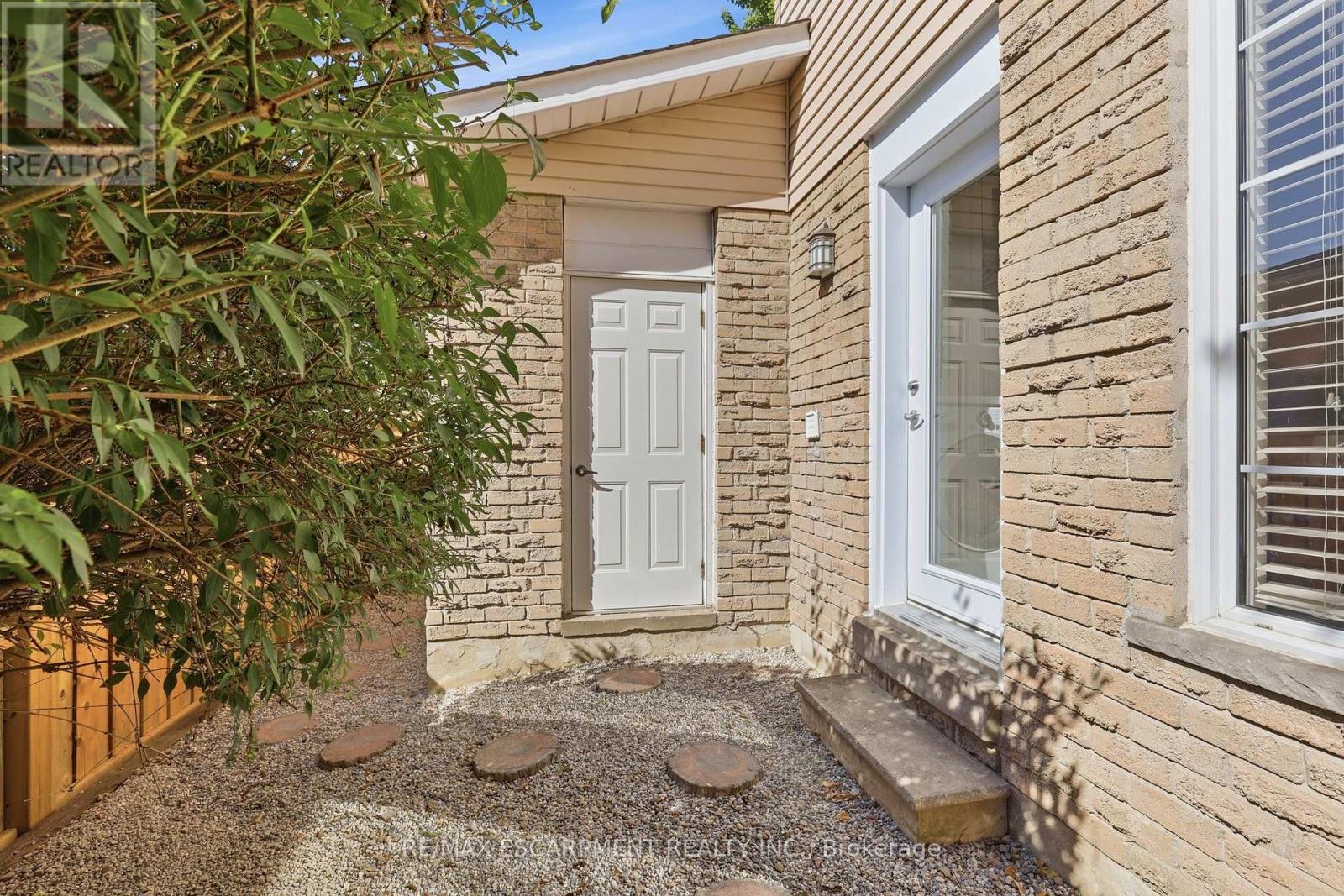 463 GOWLAND CRESCENT - 39