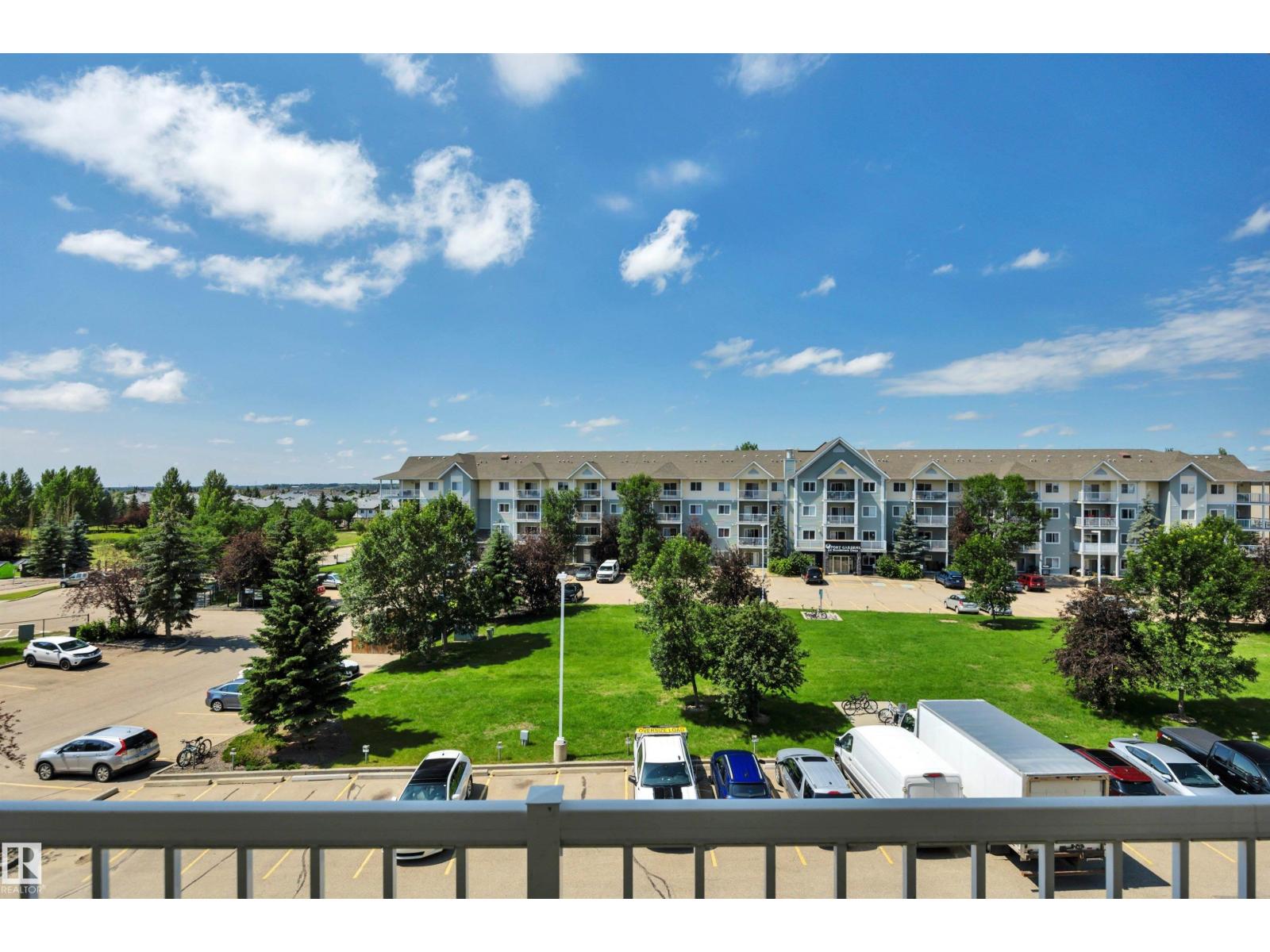 #412 70 WOODSMERE CL - 12