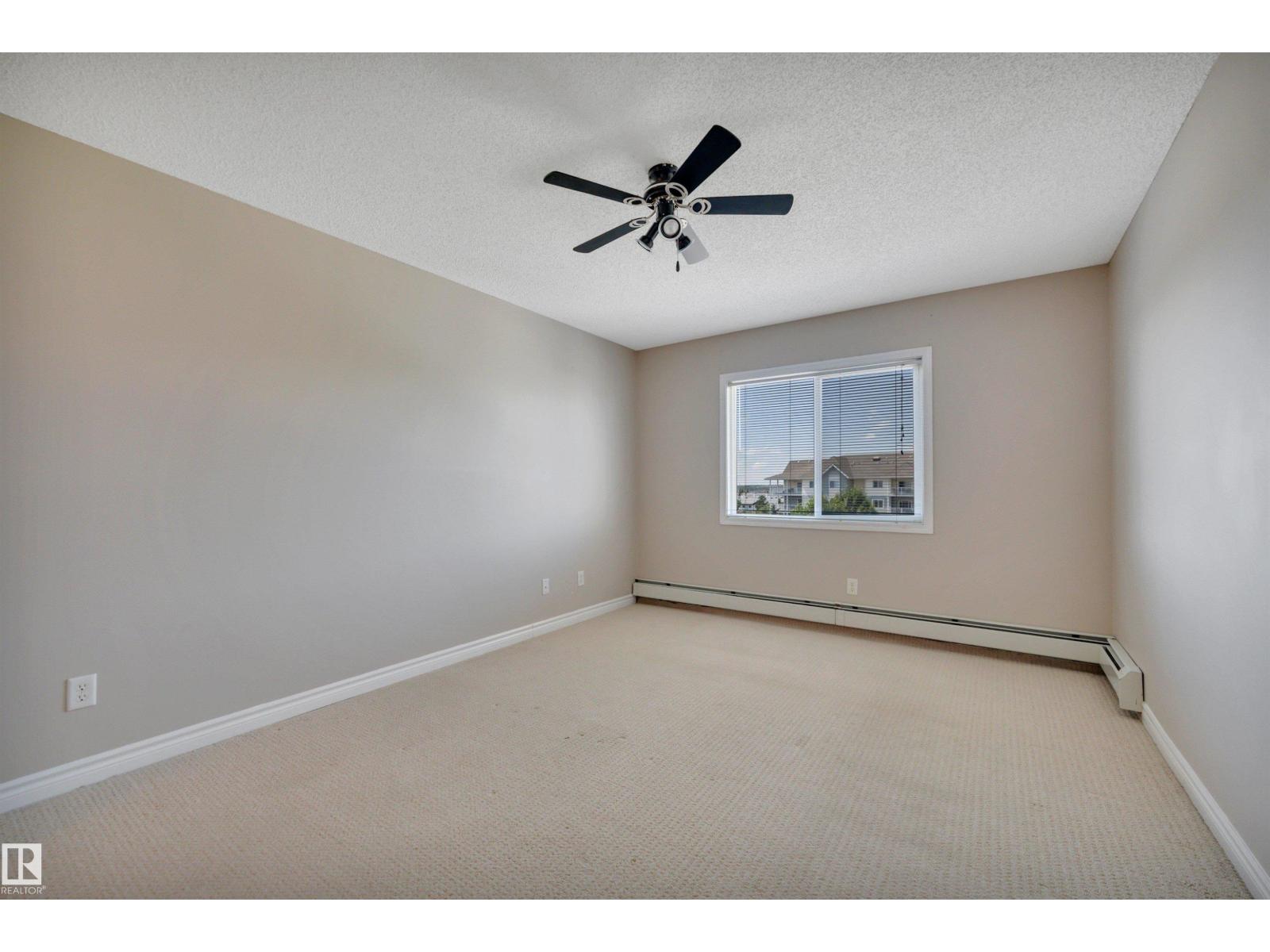 #412 70 WOODSMERE CL - 22
