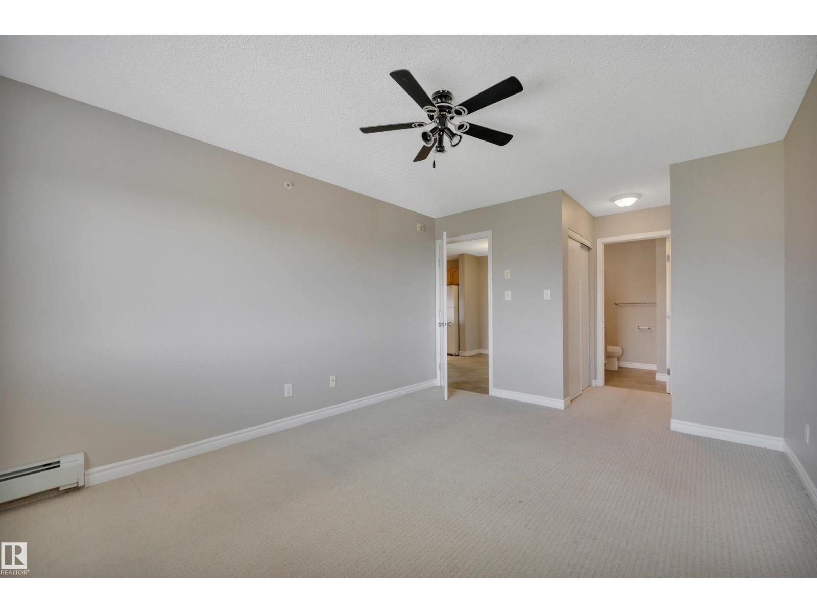 #412 70 WOODSMERE CL - 24