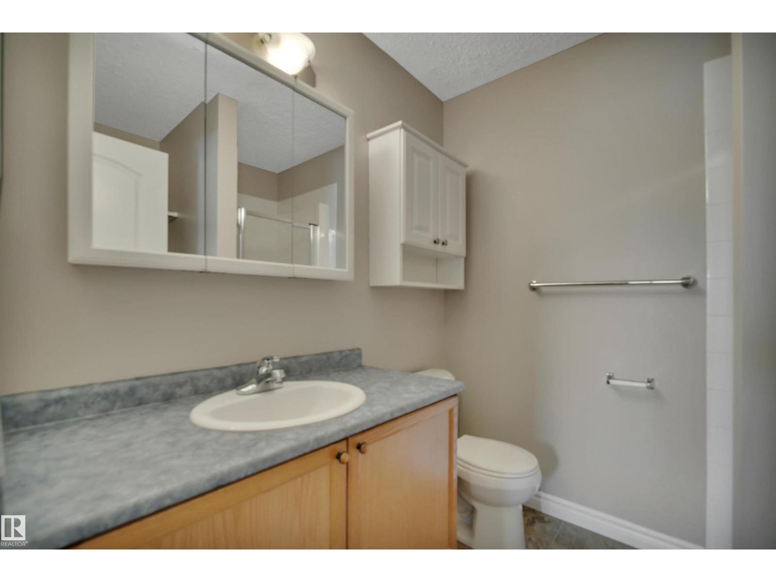 #412 70 WOODSMERE CL - 26
