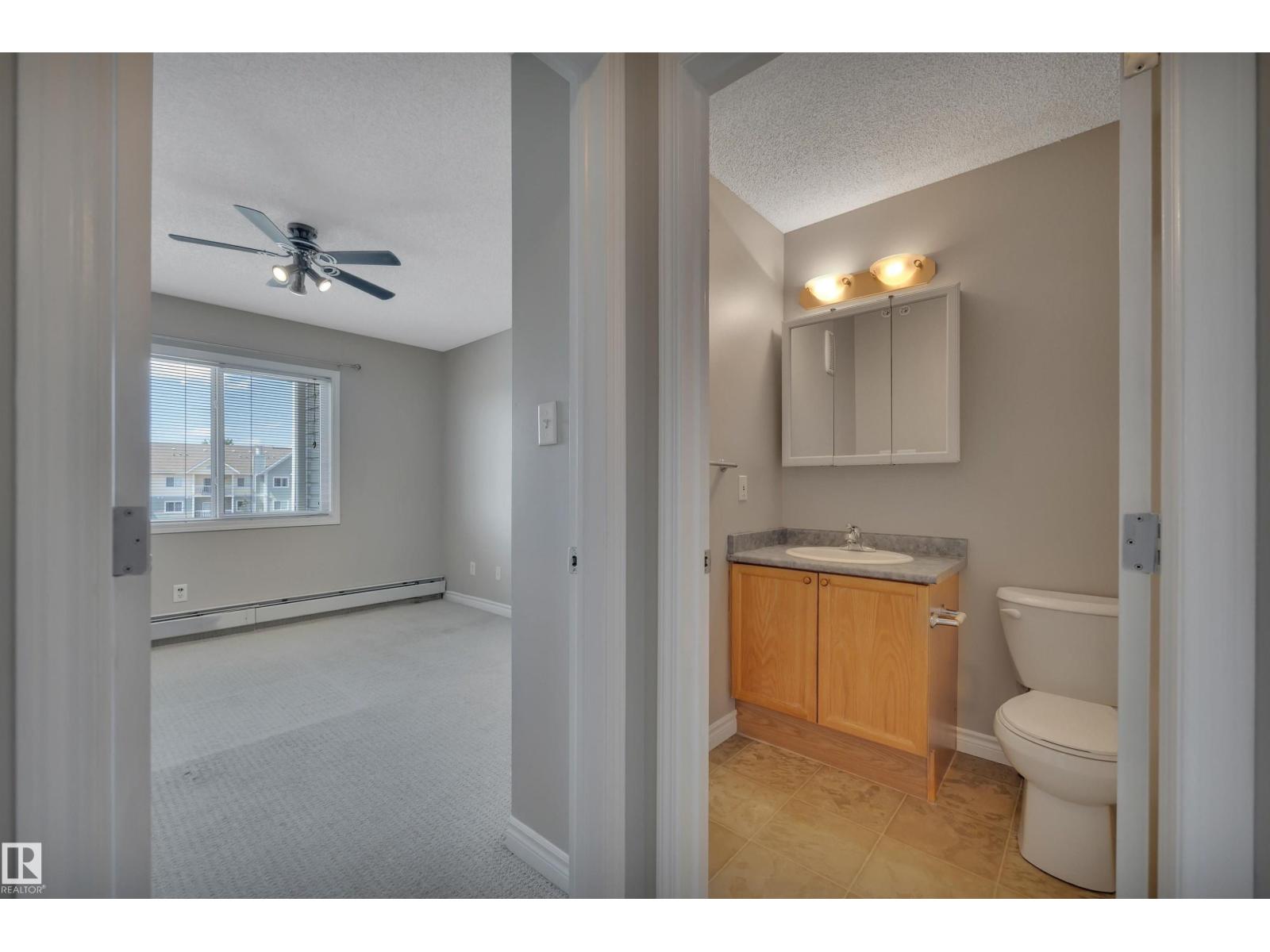 #412 70 WOODSMERE CL - 27