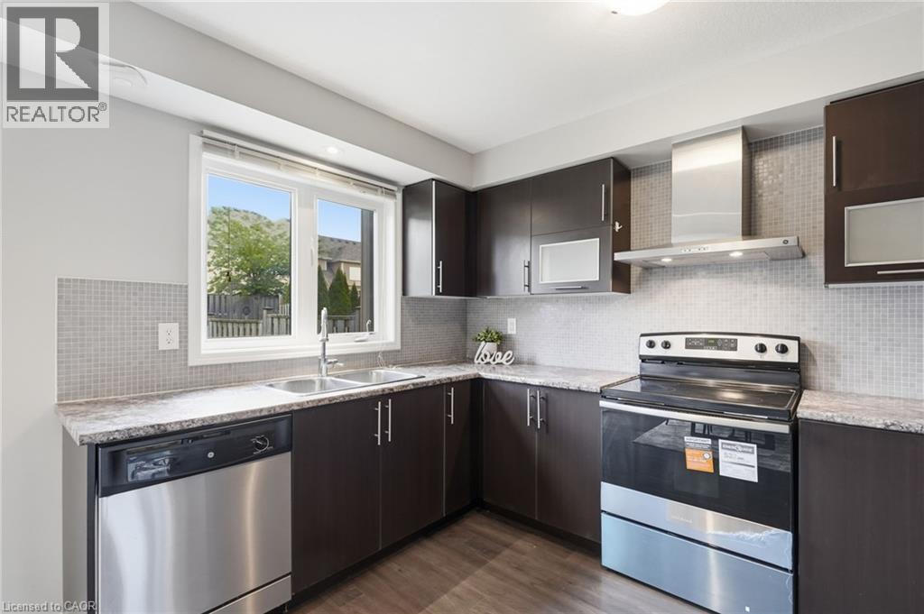 109 BISSET Avenue - 10