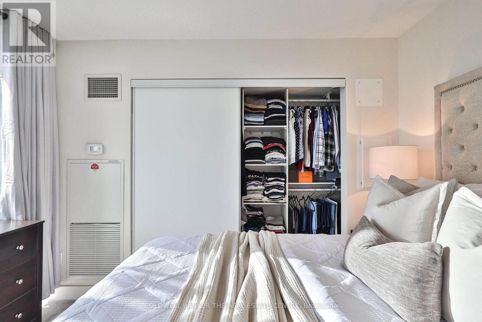 #912 23 SHEPPARD AVENUE E - 16