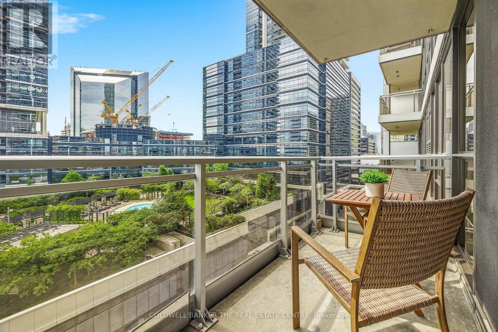 #912 23 SHEPPARD AVENUE E - 20