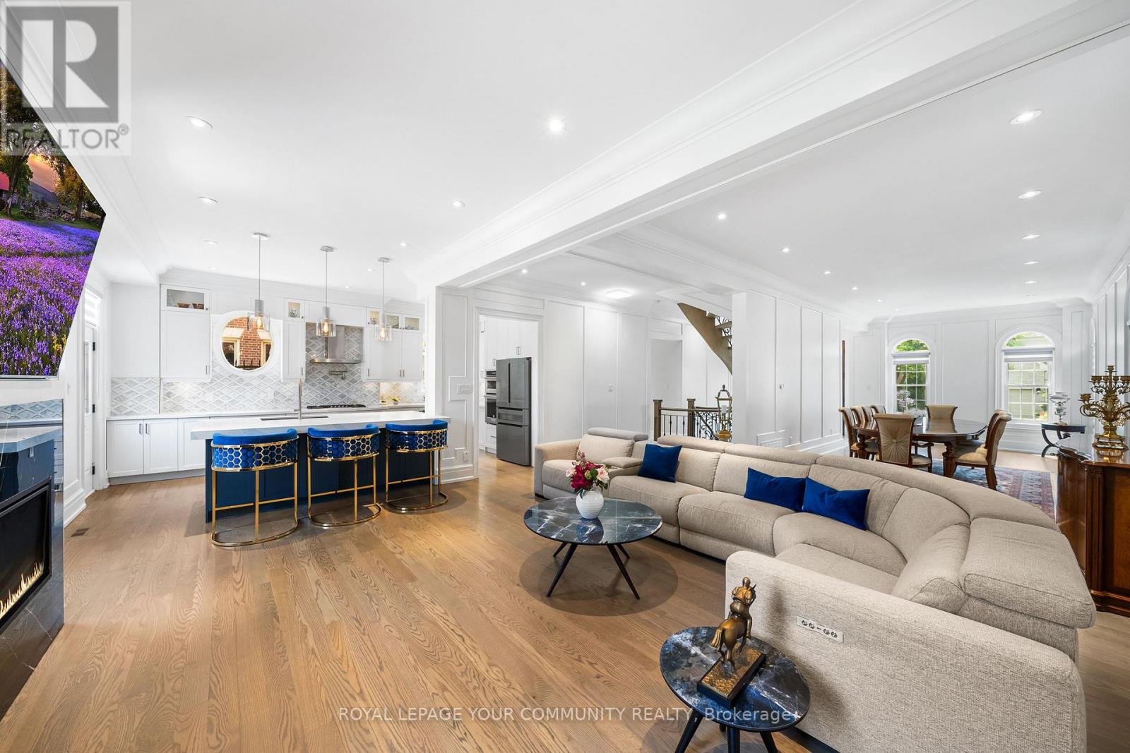 42 OATLANDS CRESCENT - 11