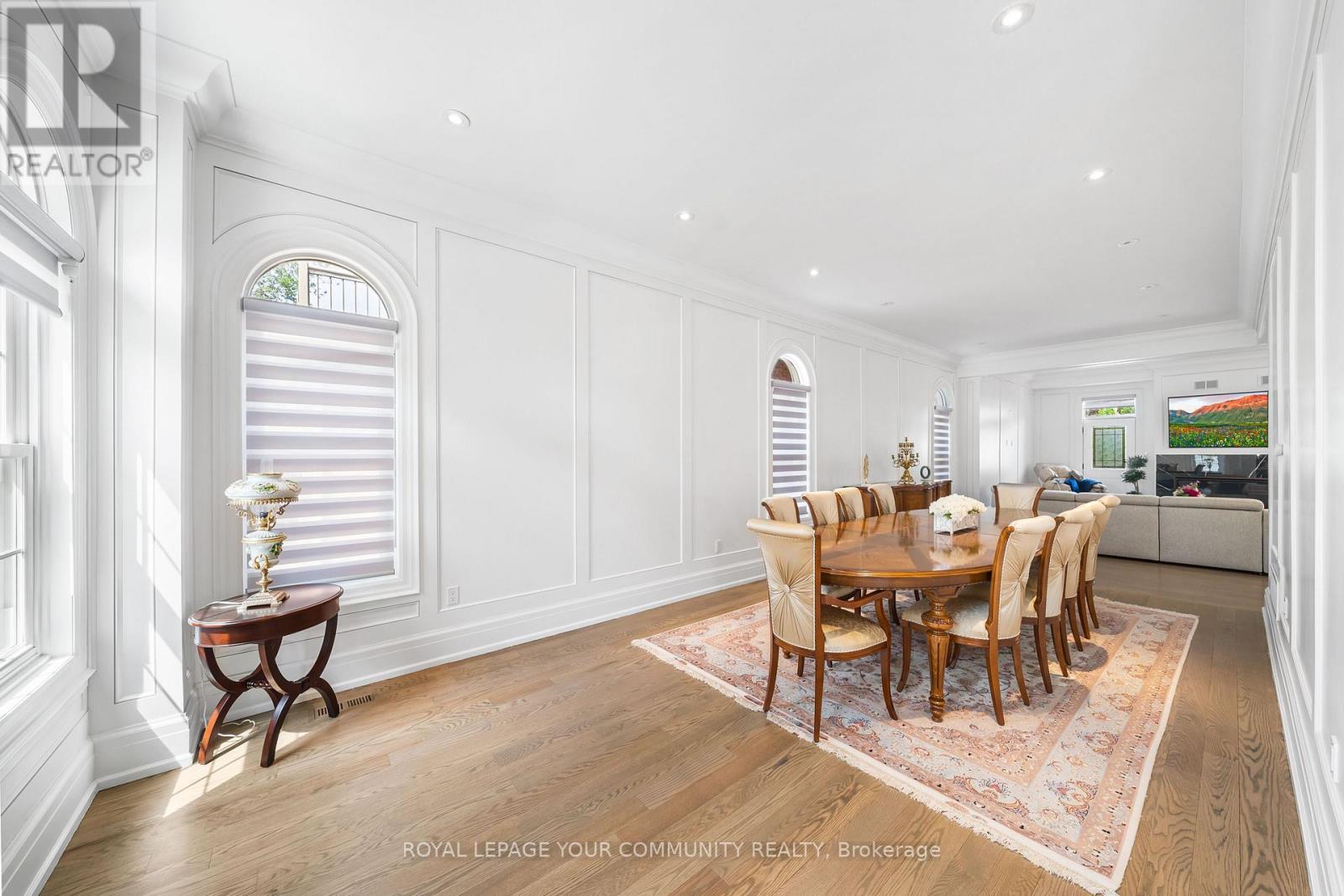 42 OATLANDS CRESCENT - 12