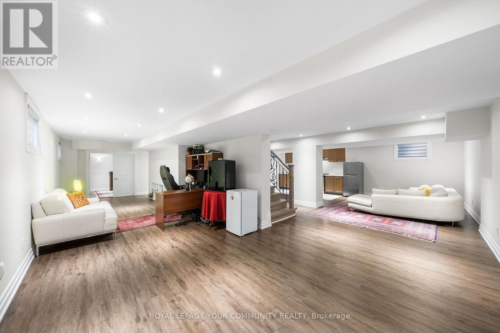 42 OATLANDS CRESCENT - 37