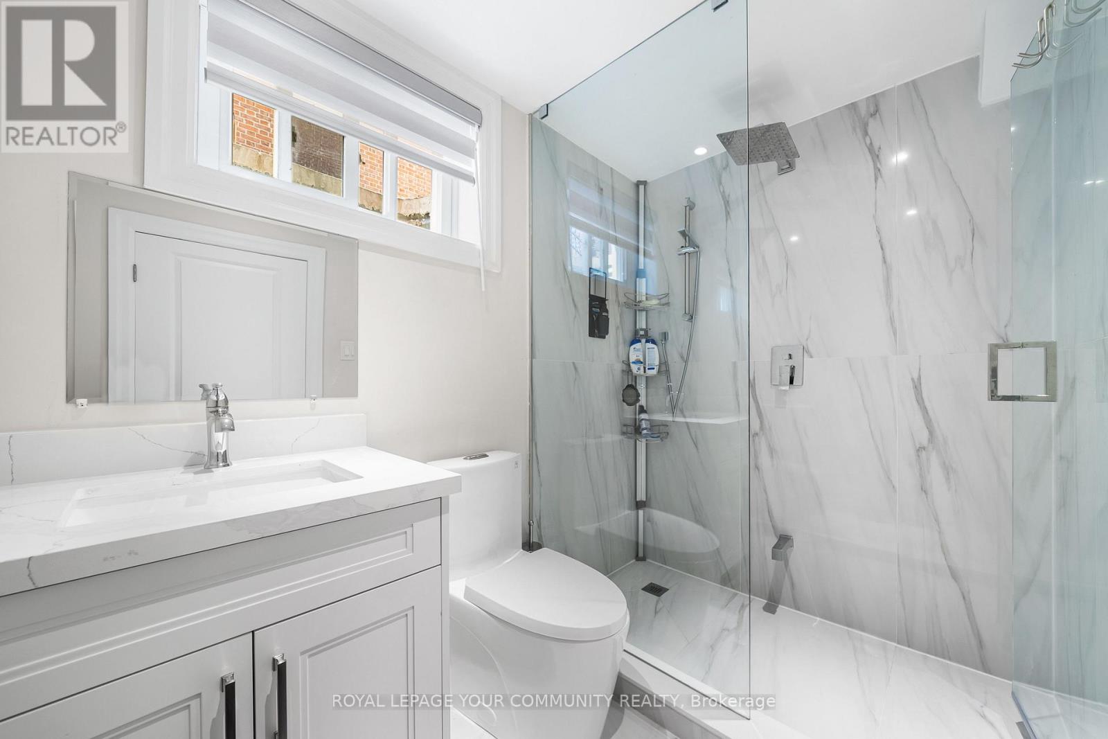42 OATLANDS CRESCENT - 41