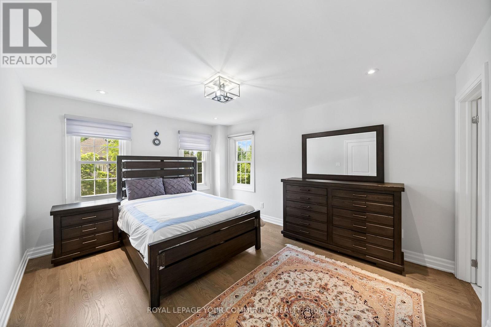 42 OATLANDS CRESCENT - 28