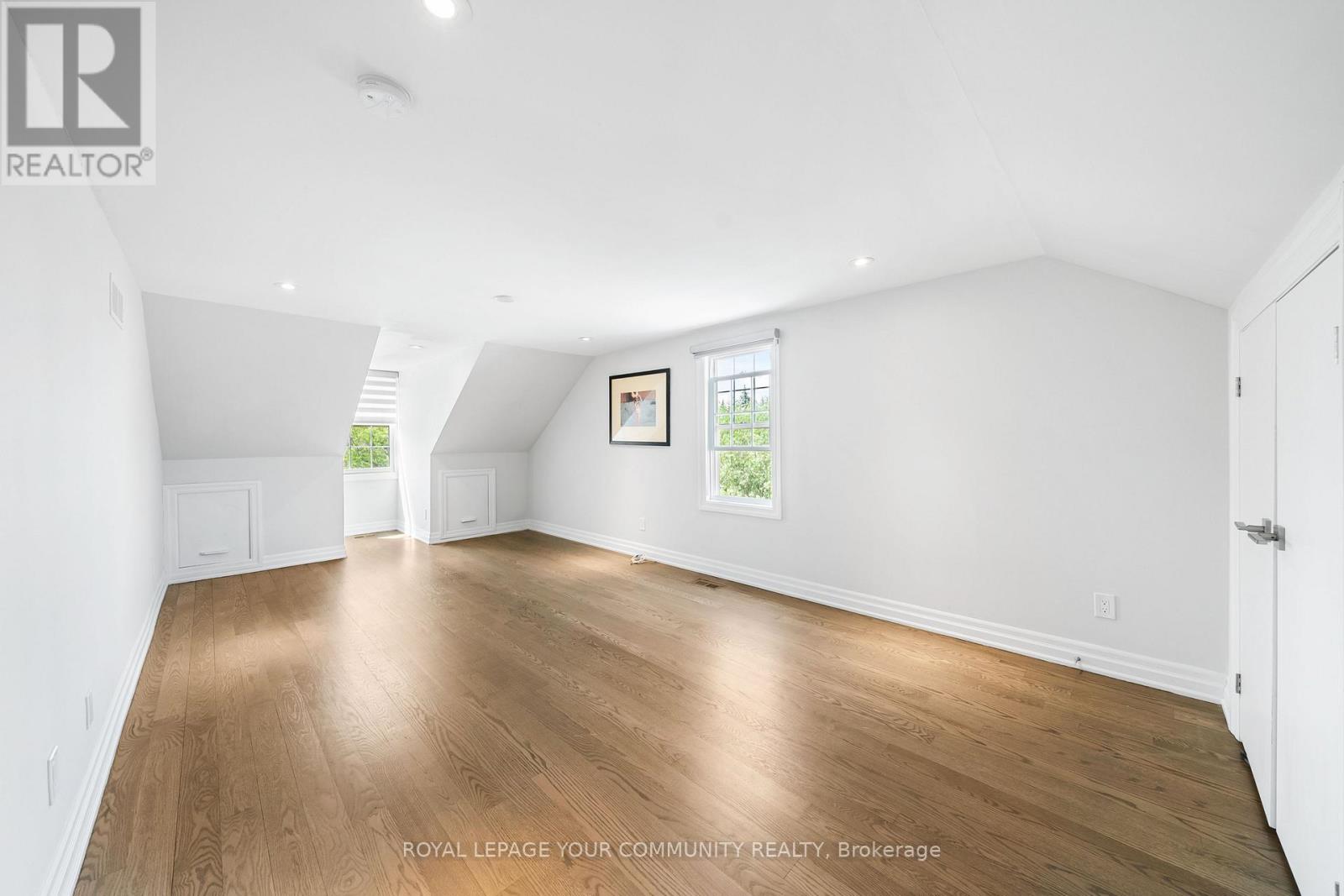 42 OATLANDS CRESCENT - 31