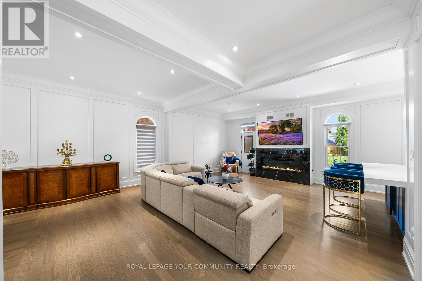 42 OATLANDS CRESCENT - 9