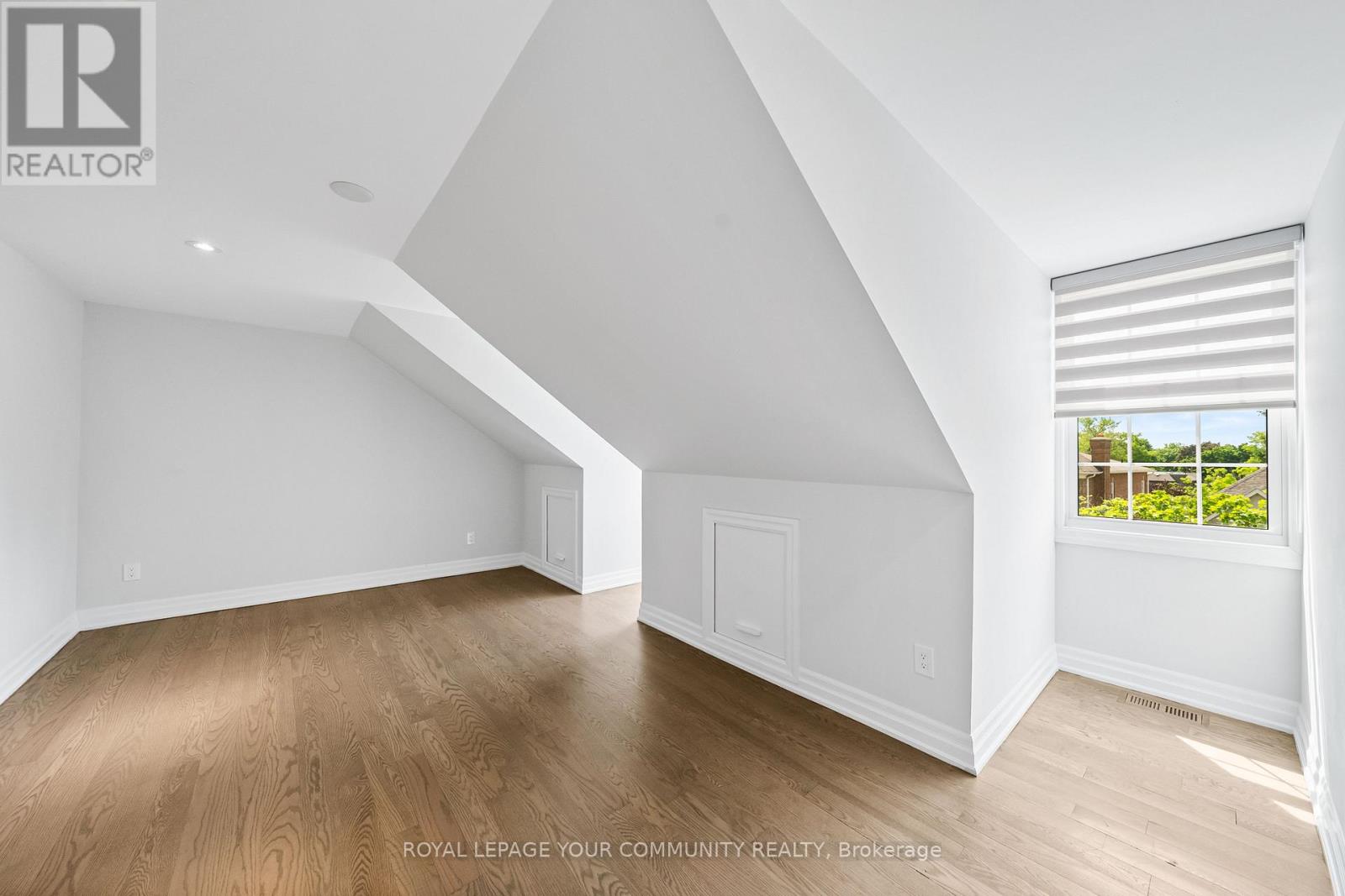 42 OATLANDS CRESCENT - 29