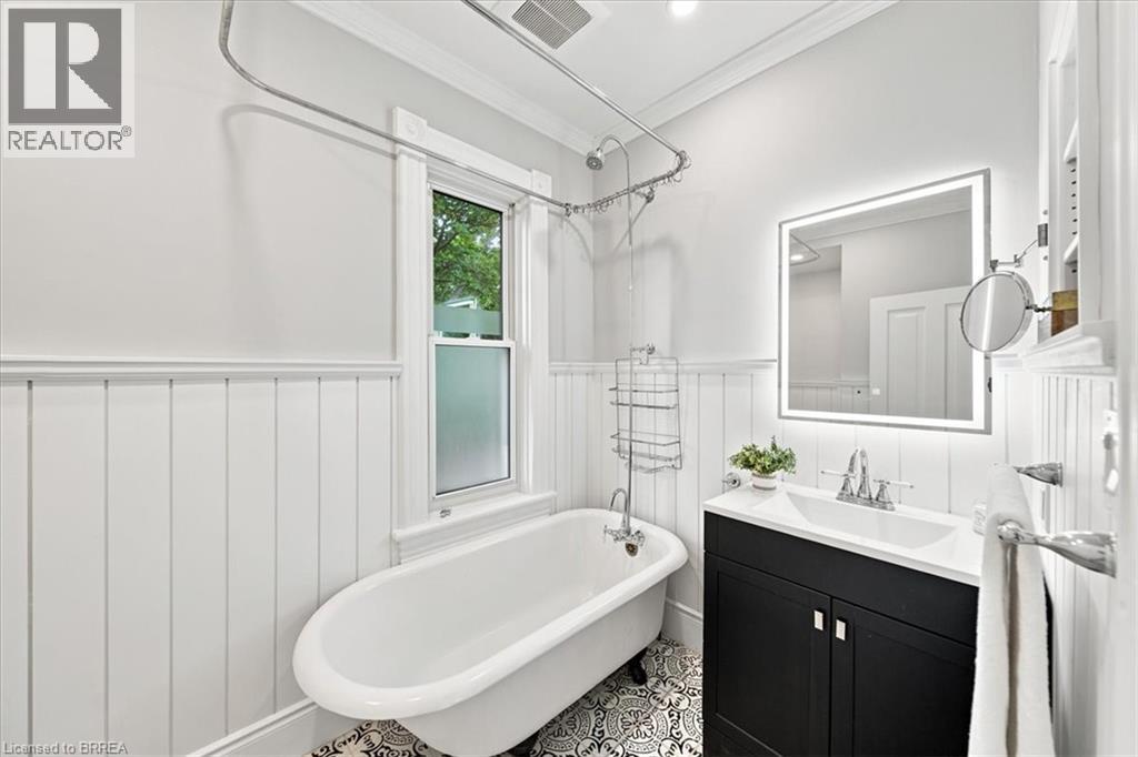 4-bedroom home for sale at 55 WILLIAM Street, Paris ON · photo 26 of 45