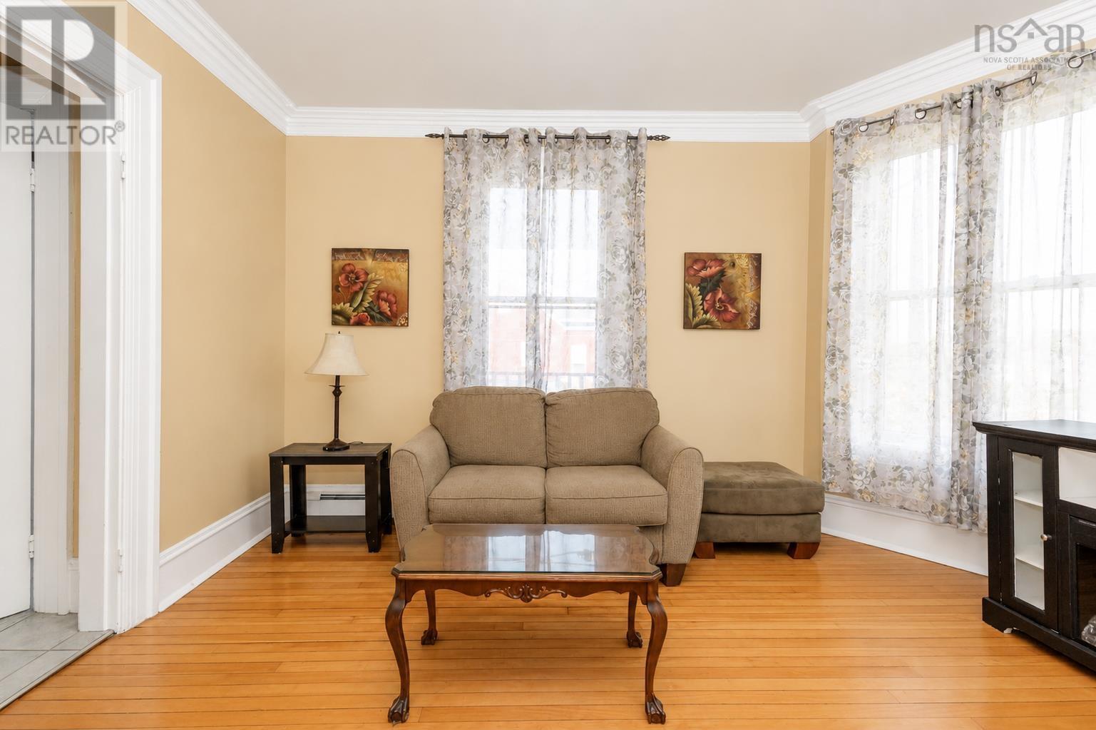 32 Fraser Avenue - 22