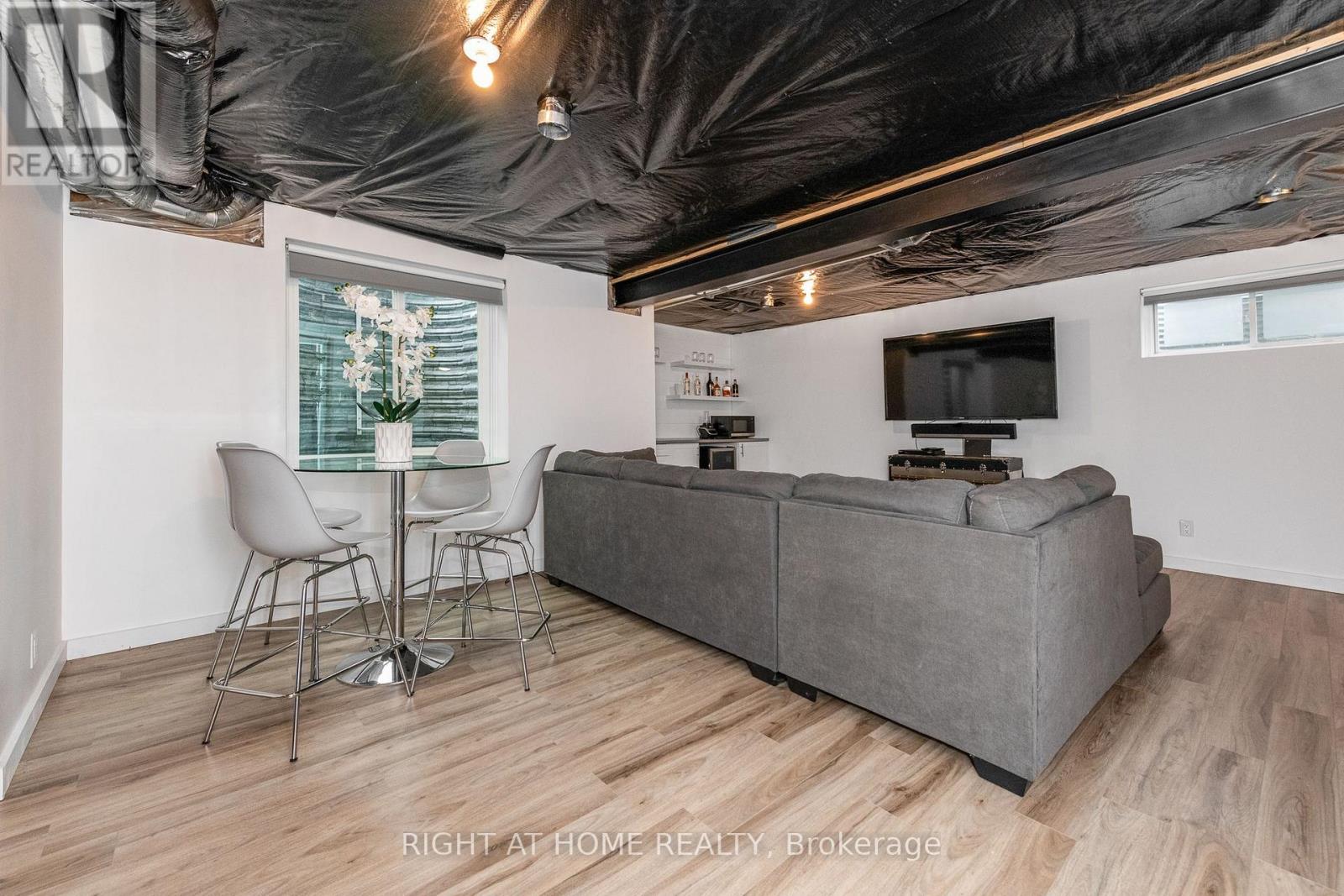 238 DE L'ETANG STREET - 30