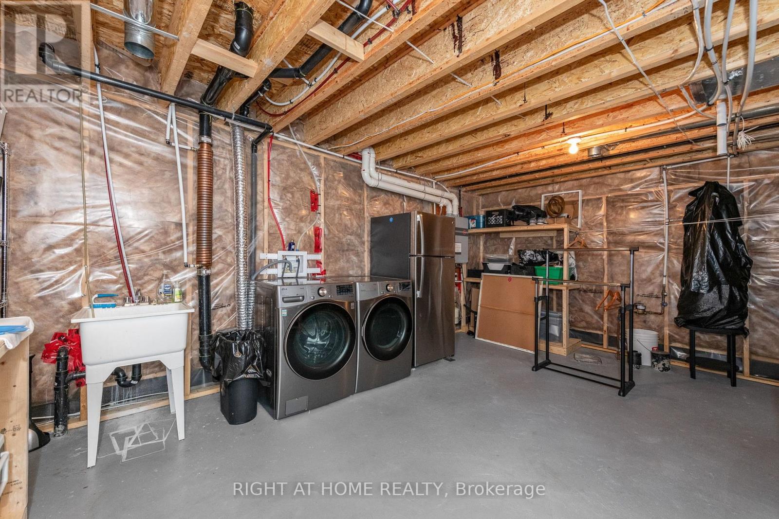 238 DE L'ETANG STREET - 43