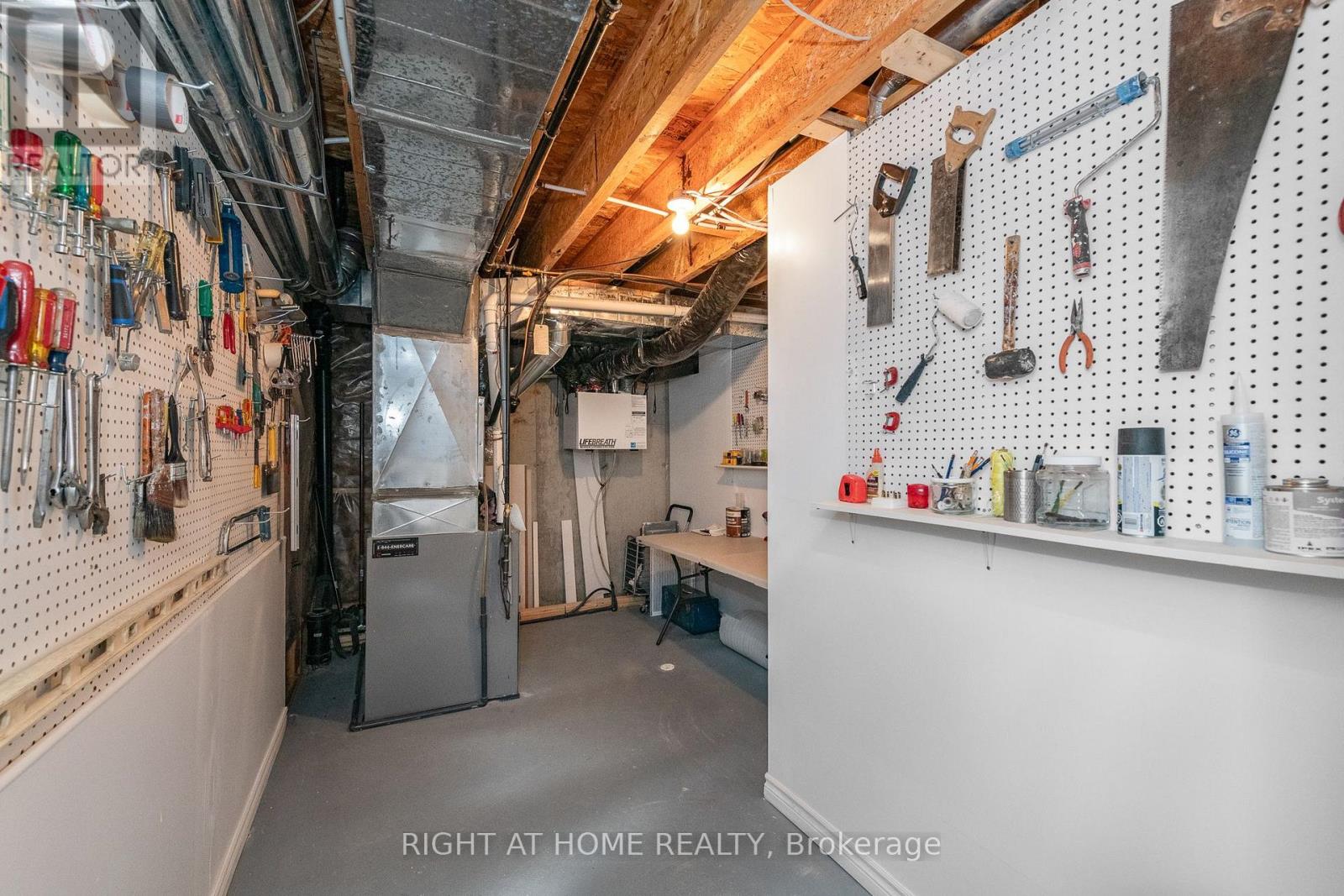 238 DE L'ETANG STREET - 44