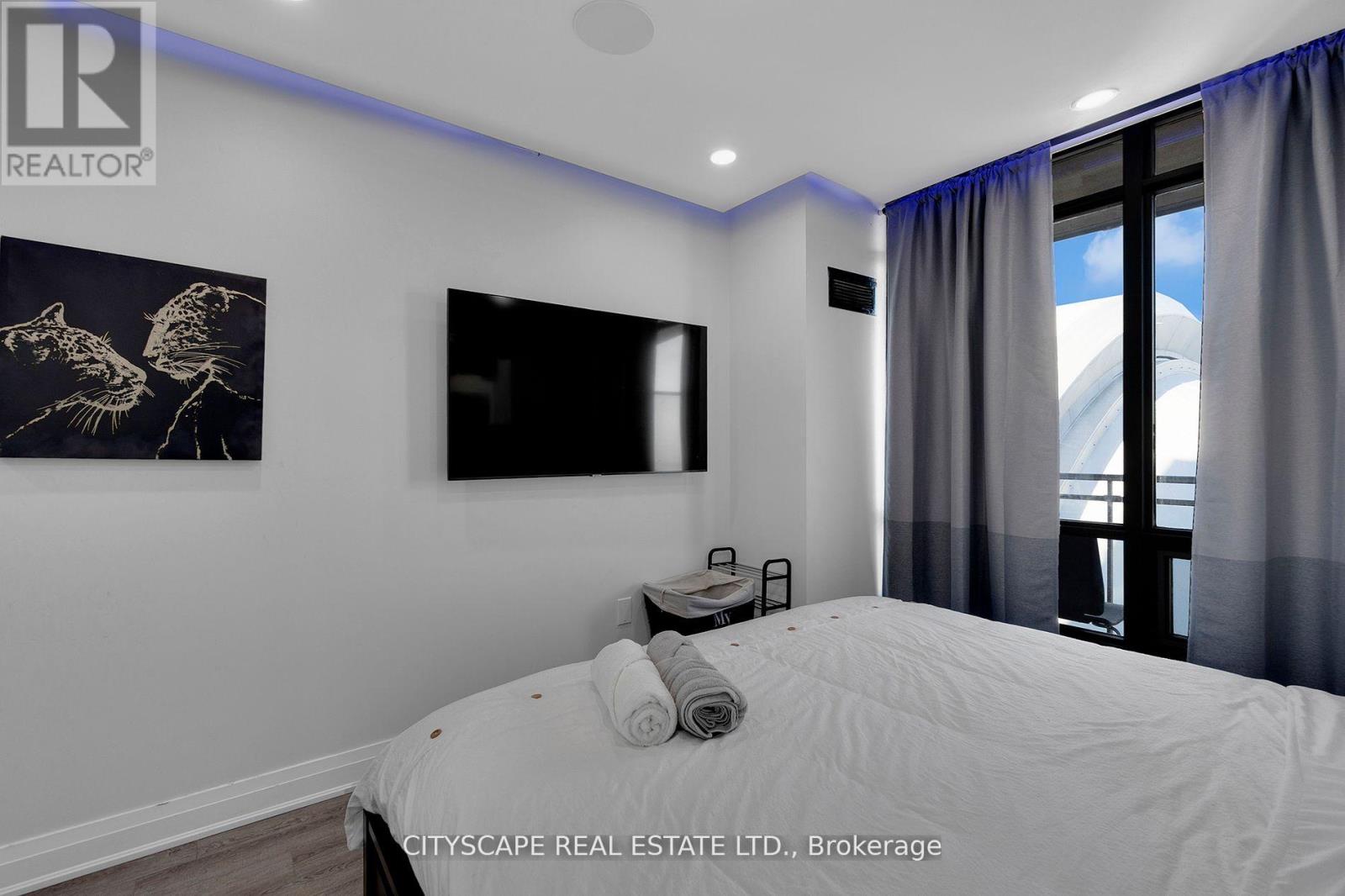 #2308 3 NAVY WHARF COURT N - 16