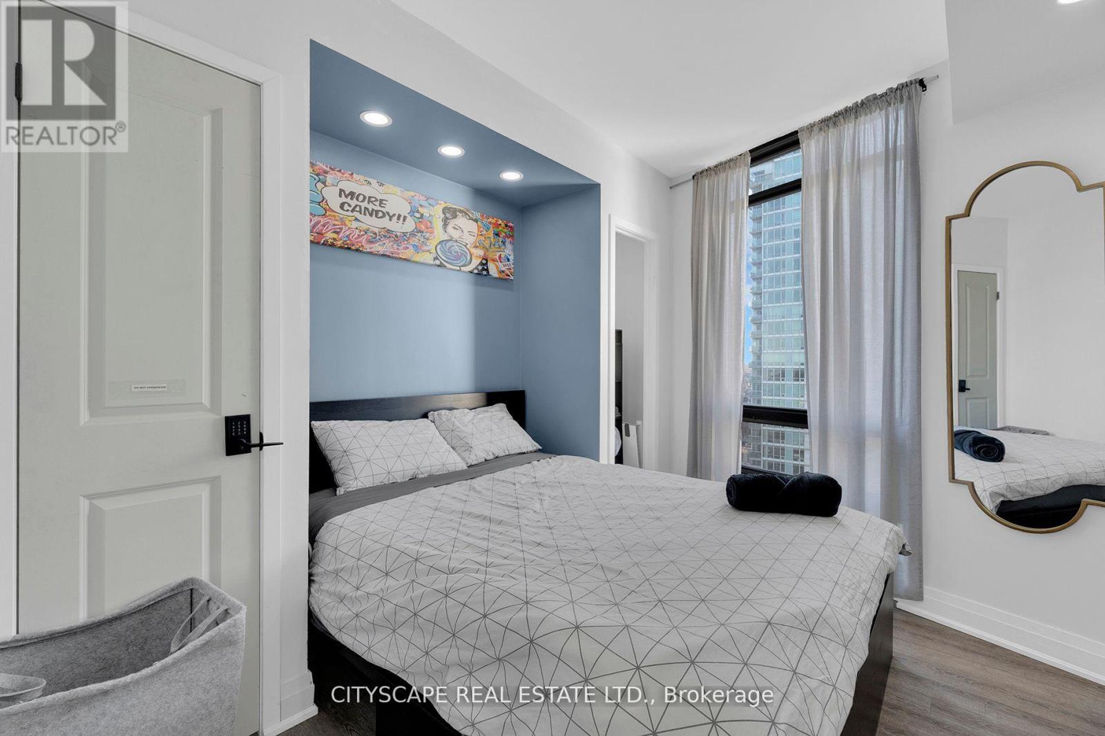 #2308 3 NAVY WHARF COURT N - 19