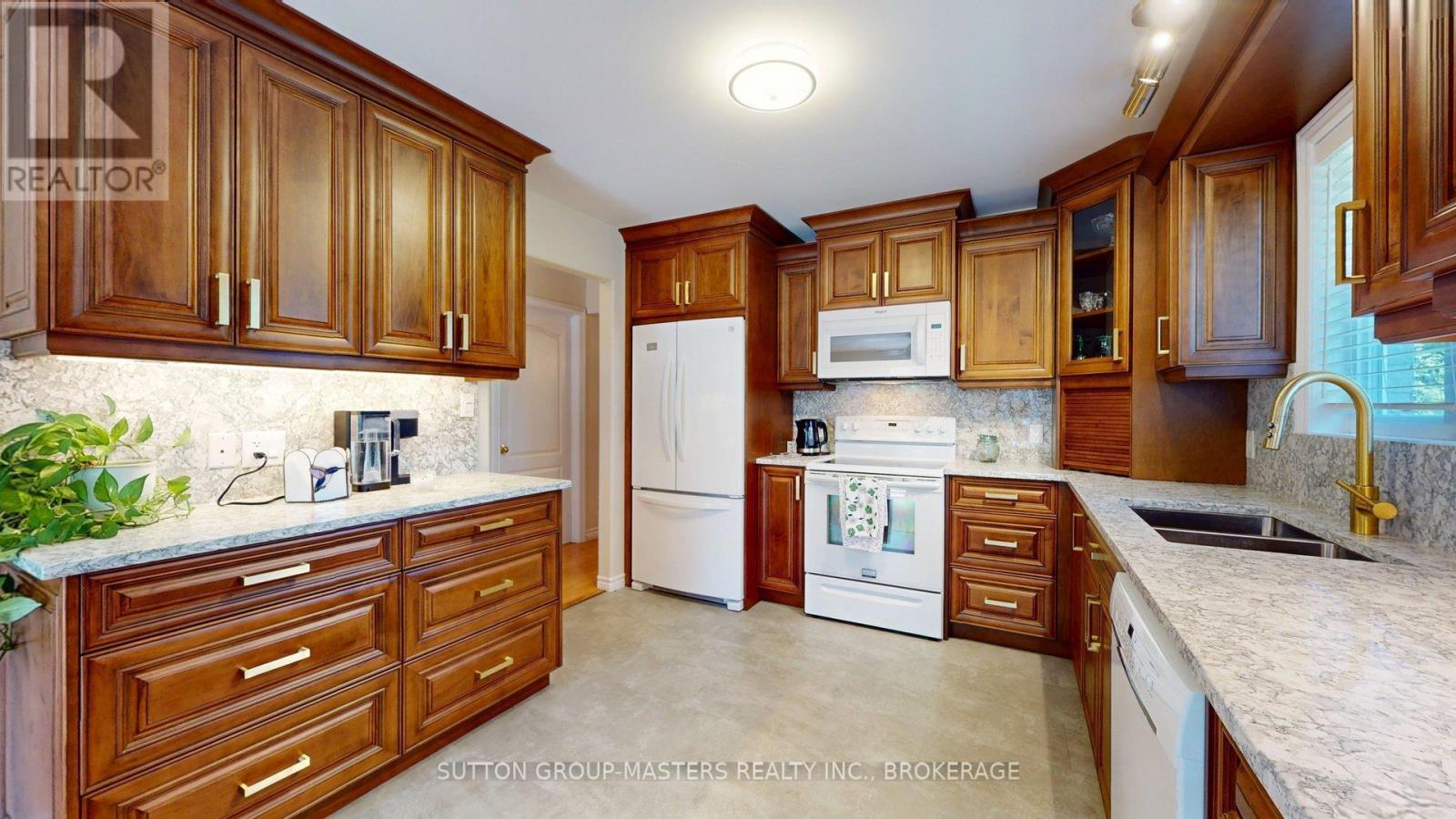 62 ELLESMEER AVENUE - 15