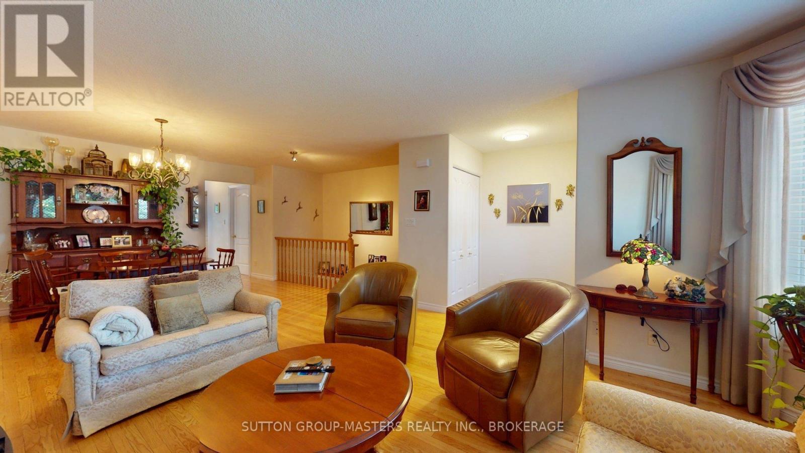 62 ELLESMEER AVENUE - 10