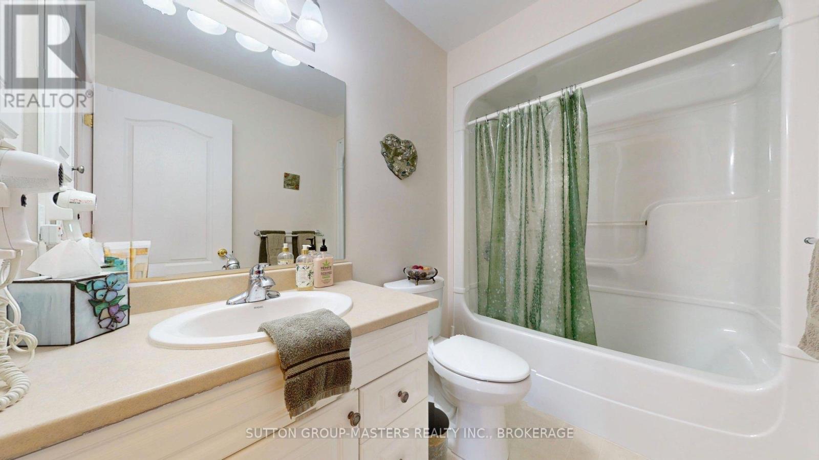 62 ELLESMEER AVENUE - 23