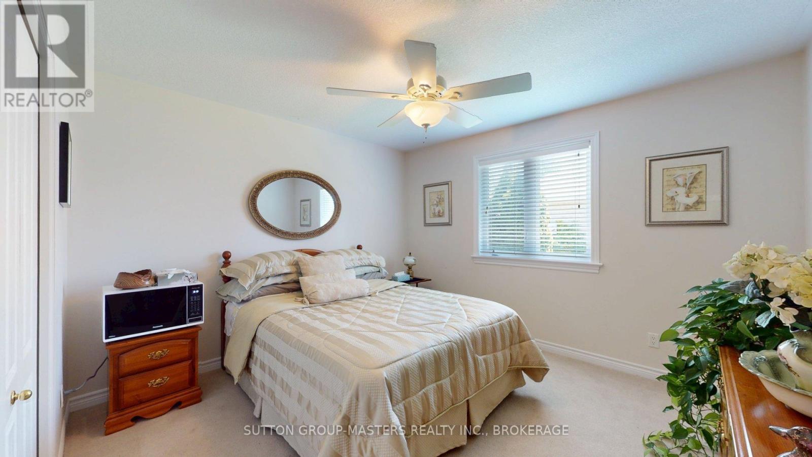 62 ELLESMEER AVENUE - 24