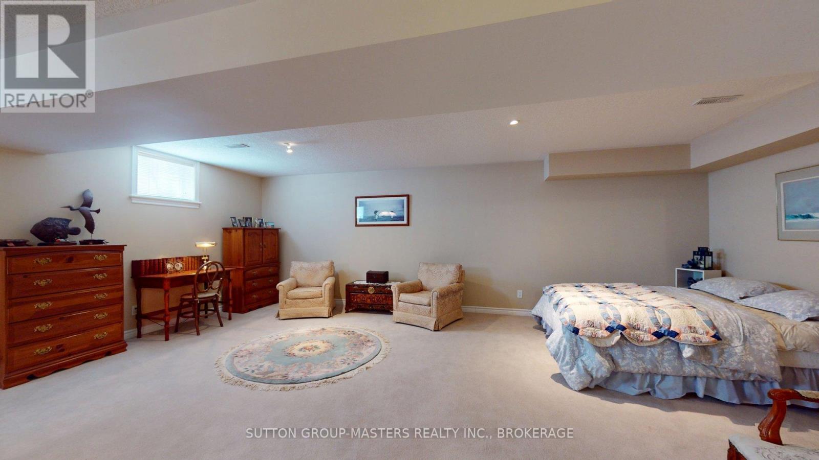 62 ELLESMEER AVENUE - 35