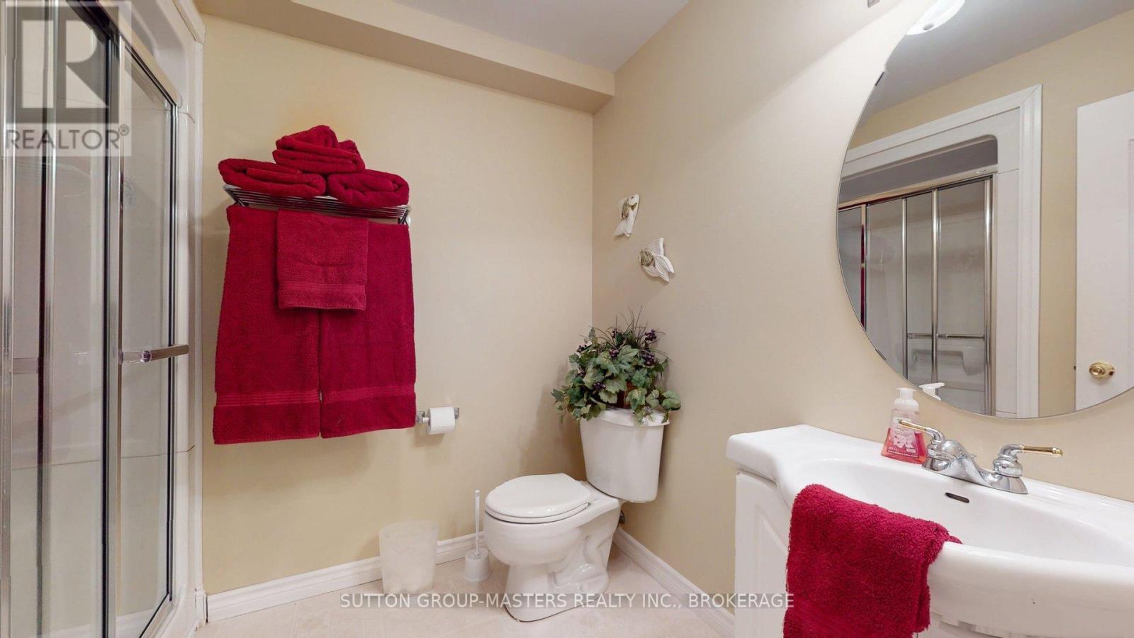 62 ELLESMEER AVENUE - 38